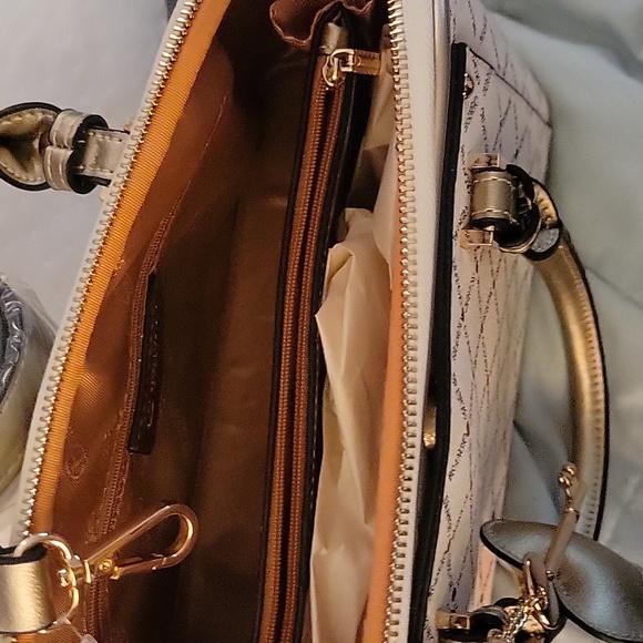Handbag - Picture 3 of 5